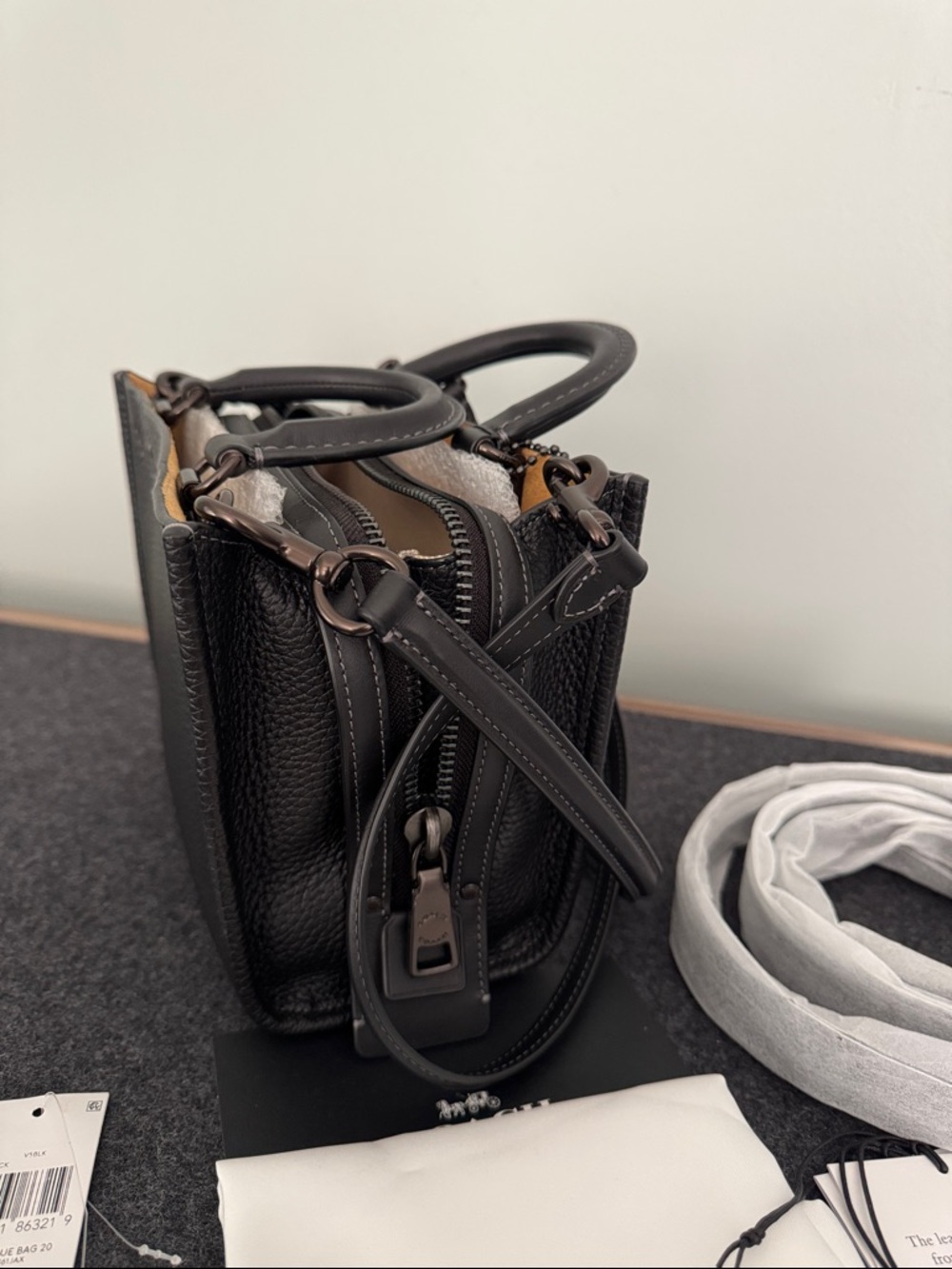 Coach Rogue 20 in Black - Picture 8 of 11